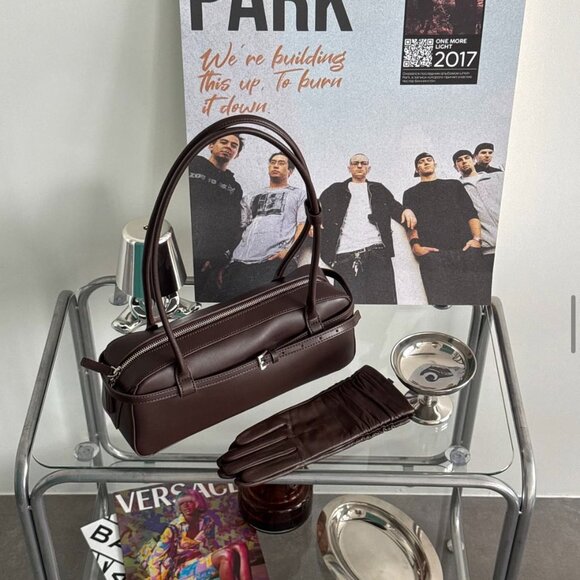 NOIR CLASSIQUE – Genuine Leather Shoulder Bag - Picture 13 of 16